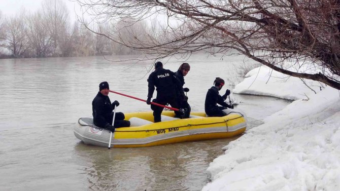 Karasu Nehri’ne düşen Yağmur’u arama çalışmaları 6. gününde