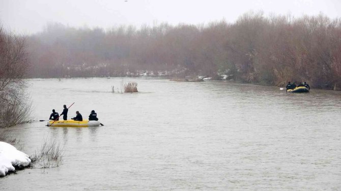 Karasu Nehri’ne düşen Yağmur’u arama çalışmaları 6. gününde