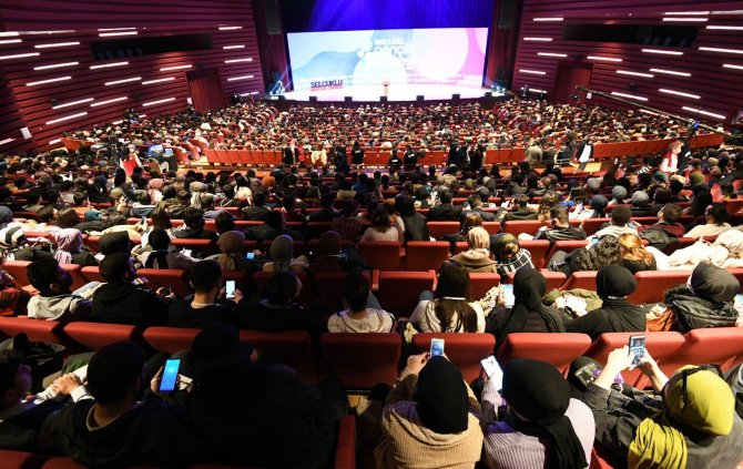 Konya’da "Selçuklu Gençlik Zirvesi" gerçekleştirildi