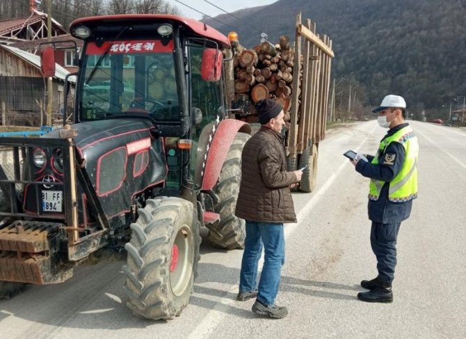 Jandarma ekiplerinden traktör ve tarım araçlarına özel denetim