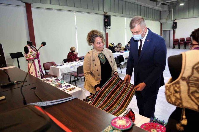 Kadınlar kendi aksesuarlarını üretti