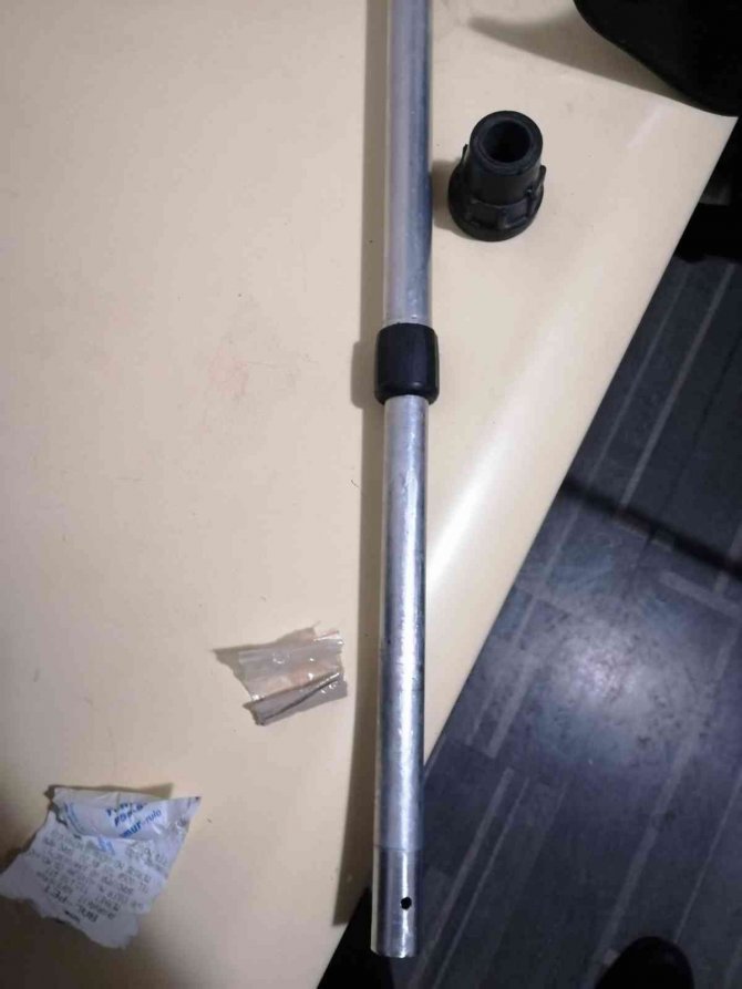 Koltuk değneğinin içinden uyuşturucu çıktı