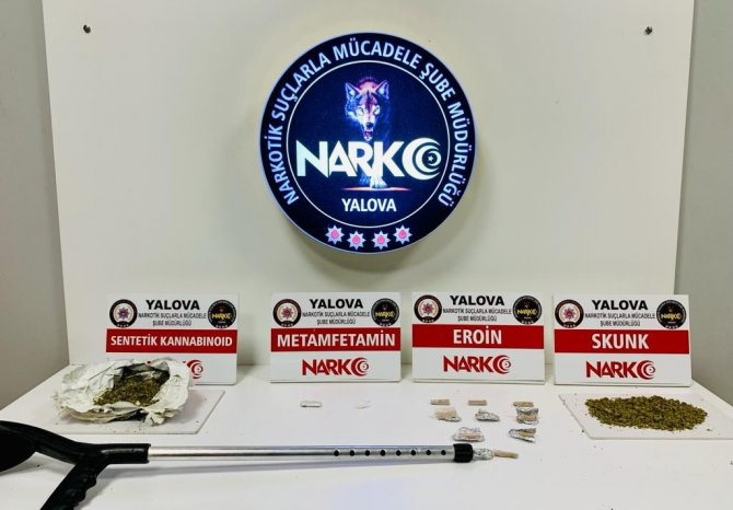 Koltuk değneğinin içinden uyuşturucu çıktı