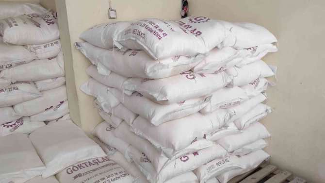 Konyalı hayırseverler Şanlıurfa’da 4 ton un dağıttı