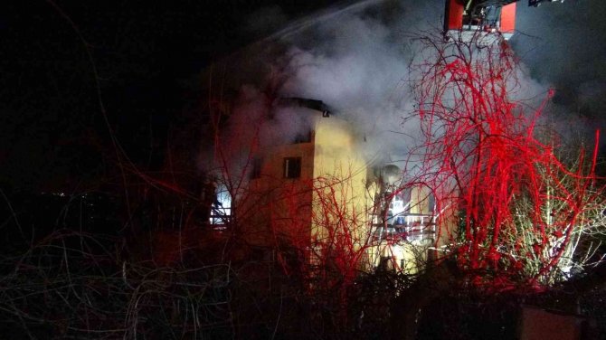 Sobadan sıçrayan kıvılcım evi alev alev yaktı