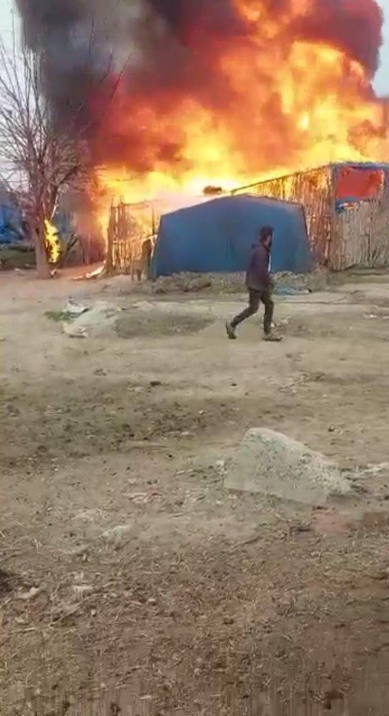 Tarım işçilerinin kaldığı çadırlar yandı