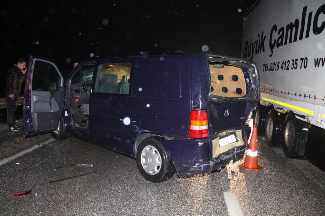 4 aracın karıştığı zincirleme kazada 2 kişi yaralandı