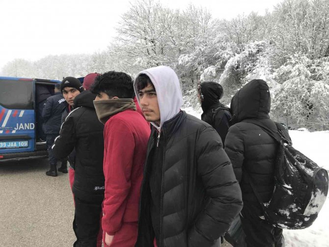 63 kaçak göçmen yakalandı