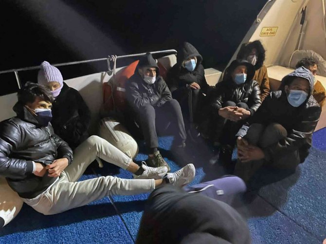9 düzensiz göçmen kurtarıldı