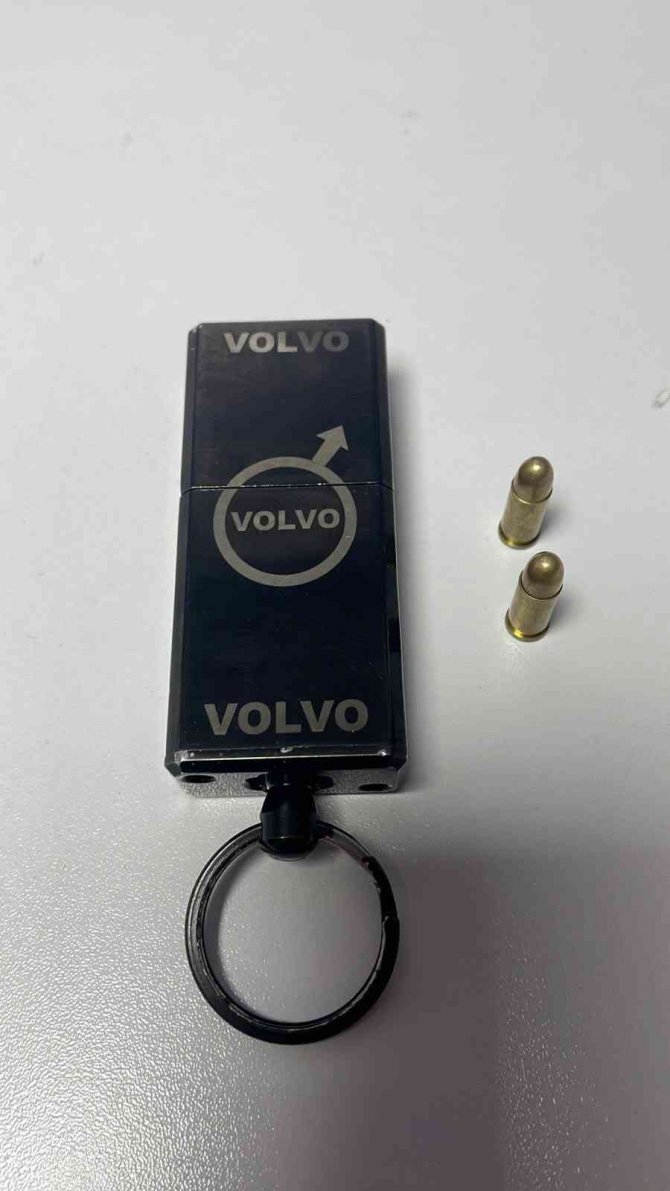 Anahtarlık şeklinde tabanca ele geçirildi