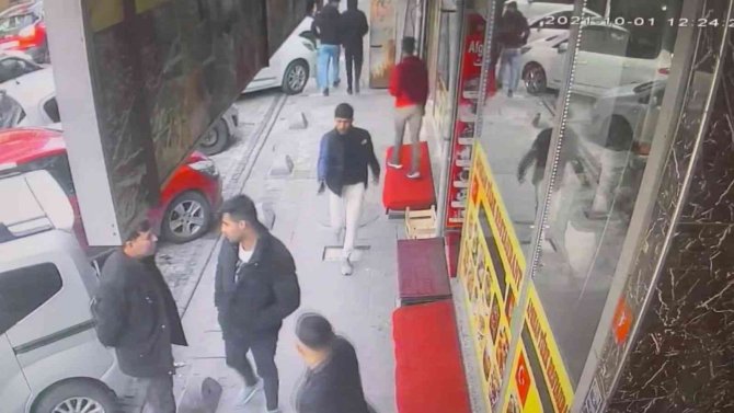 Husumetlisine sokak ortasında ateş açtı