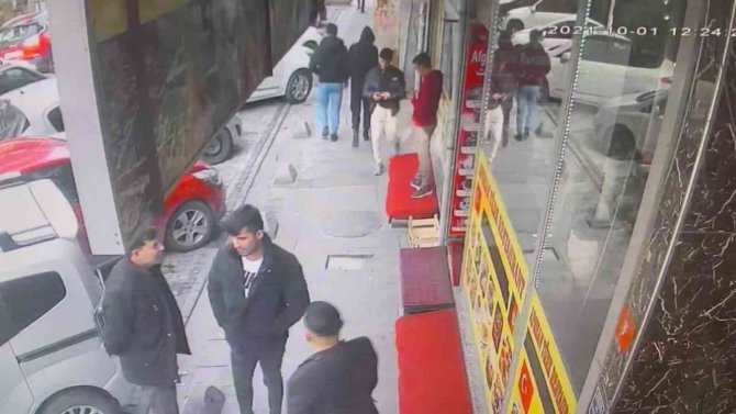 Husumetlisine sokak ortasında ateş açtı