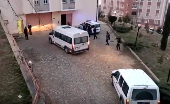 İş vaadiyle 85 kişiyi dolandırdılar