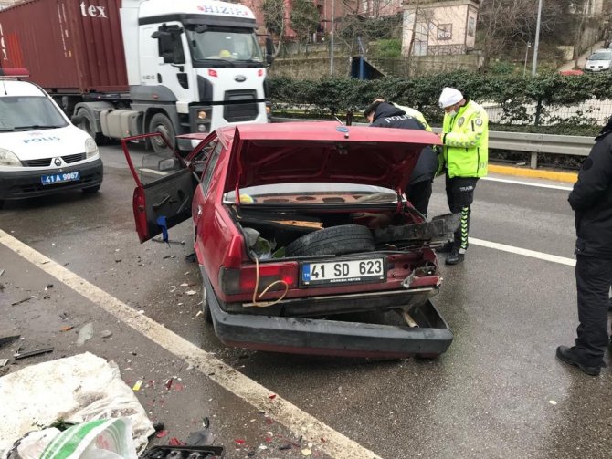 Önce tankere sonra kamyona çarptı: 2 yaralı