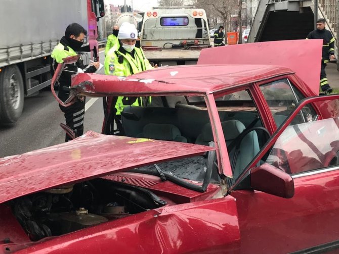 Önce tankere sonra kamyona çarptı: 2 yaralı