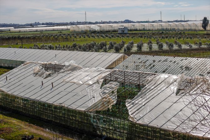 Antalya'da hortum, fırtına ve sağanak hasara yol açtı