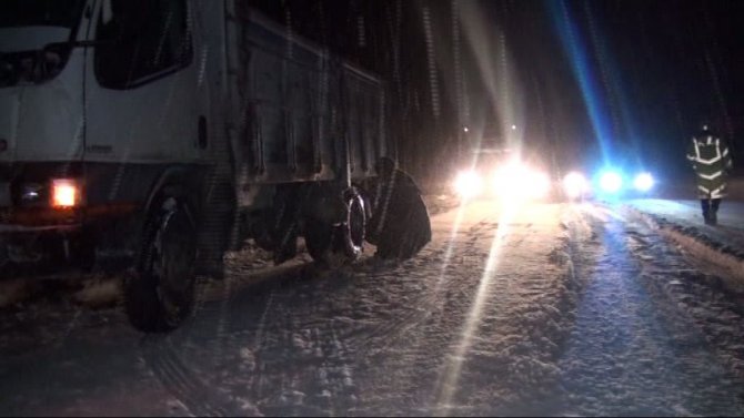 Antalya-Konya karayoluna kar engeli