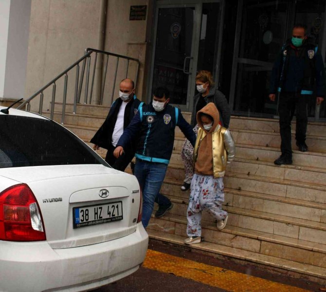 Ev faresi kadınlar yakalandı