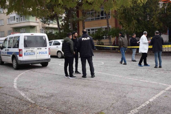 Gençlerin tartışması kanlı bitti: 2 yaralı