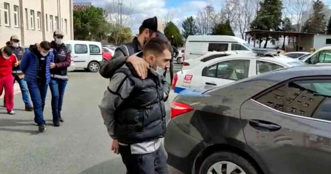 Sahte parayla alışveriş yapan şüpheliler polise yakalandı