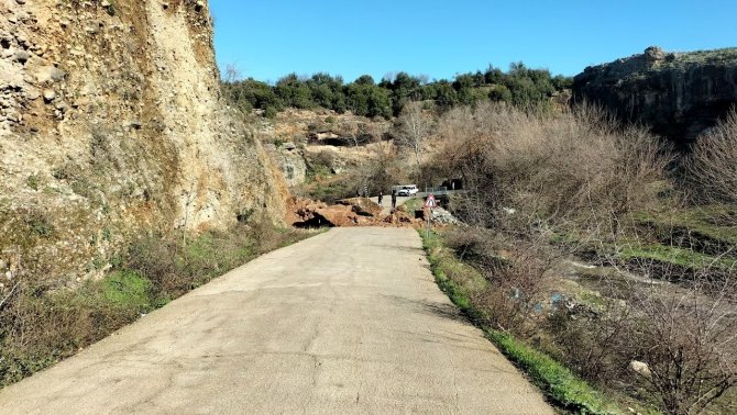 Aşırı yağışlar heyelana neden oldu