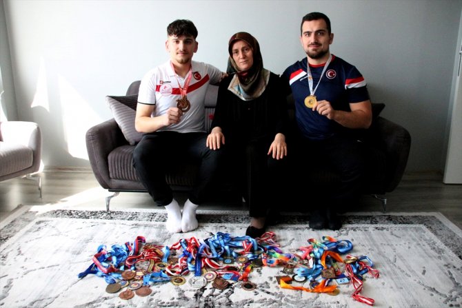 Tekvandoda başarıya doymuyor