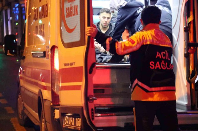 Eğlence mekanında silahlı ve bıçaklı kavga: 3 yaralı