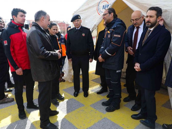 Konya’da deprem anı ve tahliye tatbikatı gerçekleştirildi
