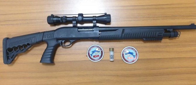 Polis 6 ruhsatsız silah ele geçirdi