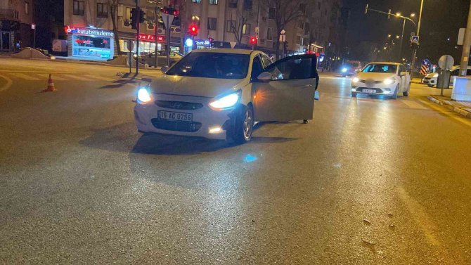 Polis yaralının başında bekleyip moral verdi