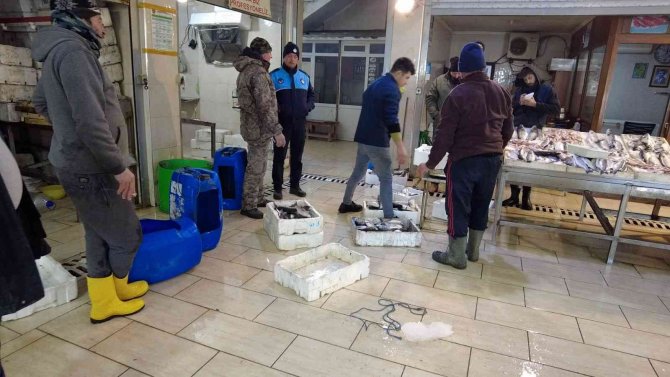 Sert hava koşulları balık fiyatlarını yükseltti