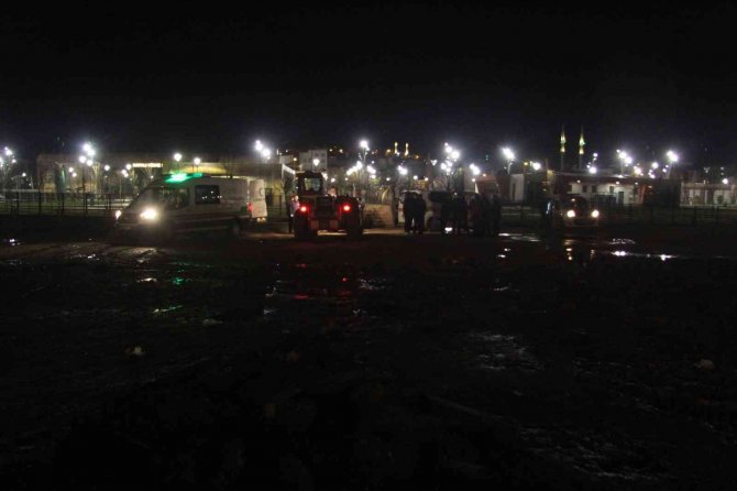 Üst geçide asılı erkek cesedi bulundu