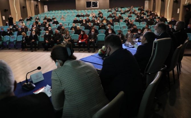 Bağımlılıkla mücadele muhtarlara anlatıldı