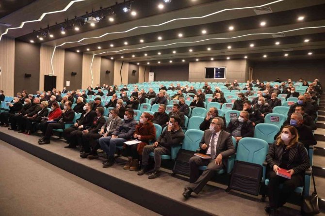 Bağımlılıkla mücadele muhtarlara anlatıldı