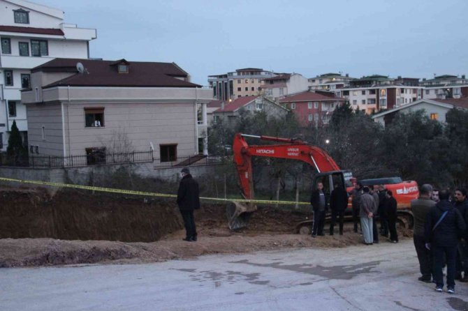 İstinat duvarı çöktü, vatandaşlar büyük korku yaşadı