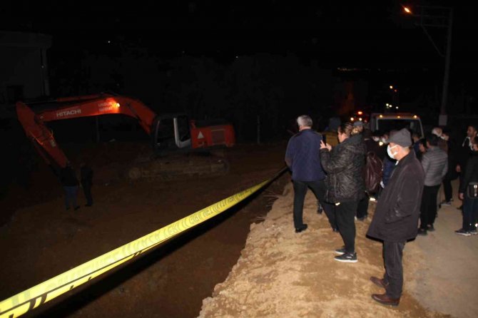 İstinat duvarı çöktü, vatandaşlar büyük korku yaşadı