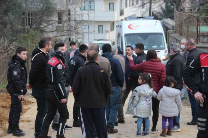 İstinat duvarı çöktü, vatandaşlar büyük korku yaşadı