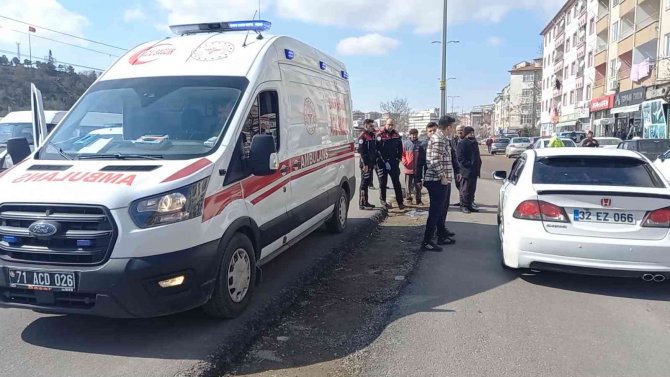 Otomobilin çarptığı çocuk yaralandı