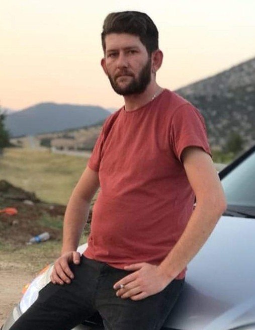 Tartıştığı iki kişiyi bıçaklayıp kaçtı: 1 ölü, 1 yaralı