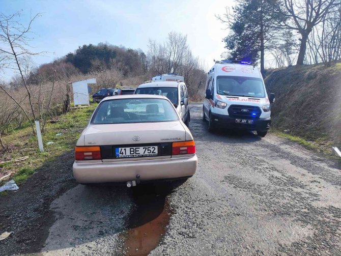 Zonguldak’ta iki otomobil kafa kafaya çarpıştı: 2 yaralı