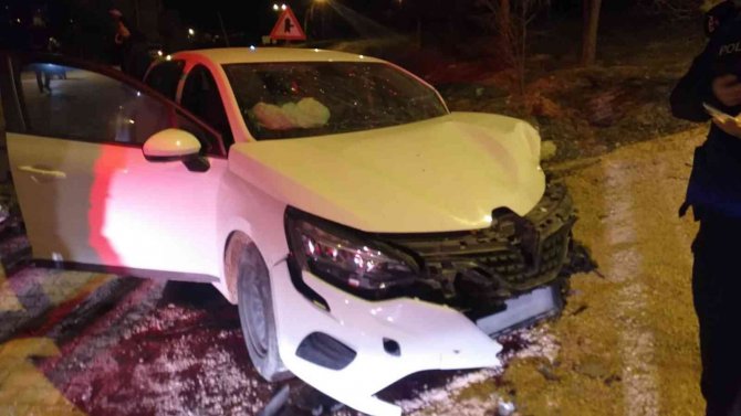 3 aracın karıştığı kazada 4 kişi yaralandı