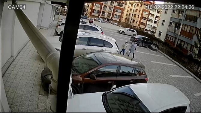 Anneanne yadigârı 90 yıllık altınlarını hırsızlara kaptırdı