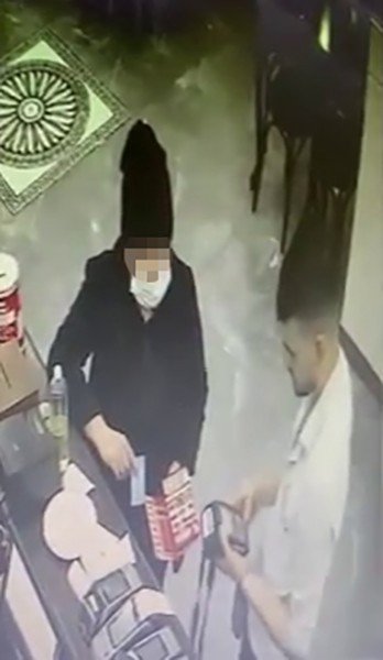 Başkasının kartlarını kullanarak alışveriş yapan şahıslar yakalandı