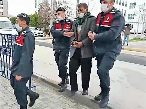 Çaldıkları tavus kuşunu yeme konusunda anlaşamayan şebekenin 2 üyesi tutuklandı