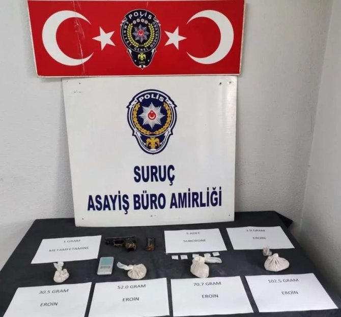 Pusuya yatan polis, zehir tacirlerini suçüstü yakaladı