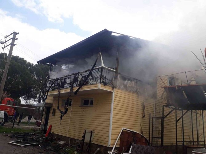 Spor tesisinde çıkan yangın korkuttu