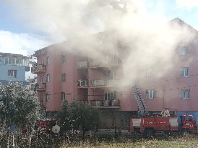 Uşak’ta korkutan yangın paniğe neden oldu