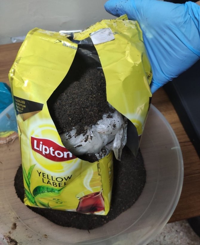 Çay paketinden bu sefer uyuşturucu çıktı