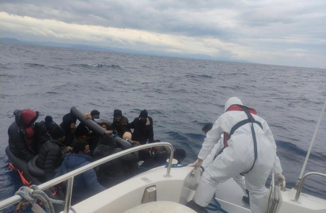 21 düzensiz göçmen kurtarıldı