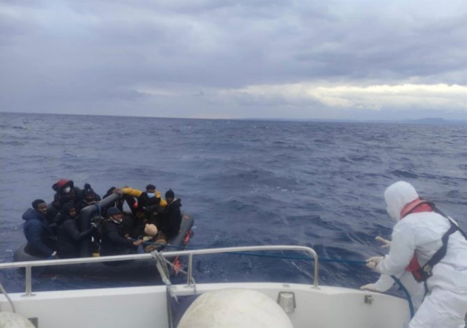 21 düzensiz göçmen kurtarıldı